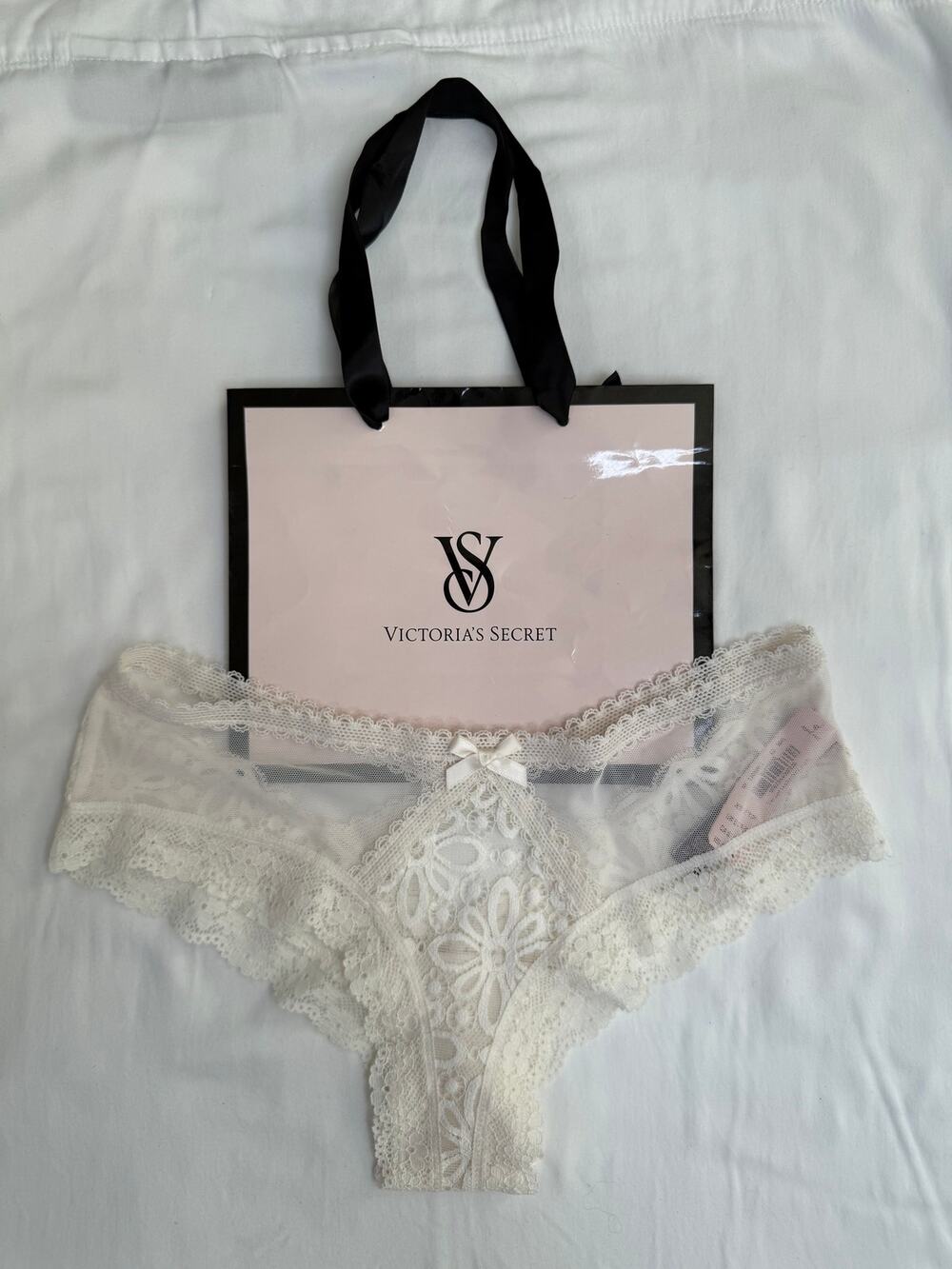 NWT Victoria’s Secret Vintage “Very Sexy” Lace Cheeky Panty White Size XS – 2017